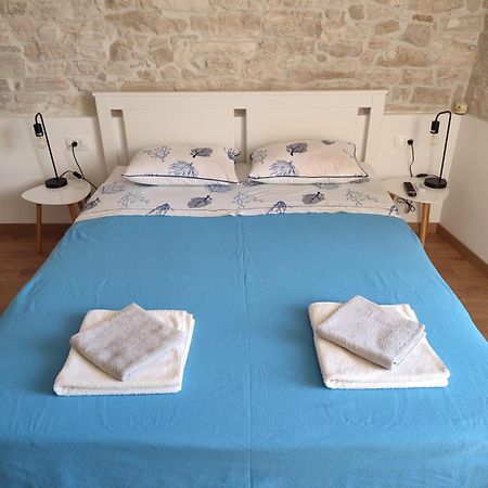 PUY Central Studio Apartment מראה חיצוני תמונה