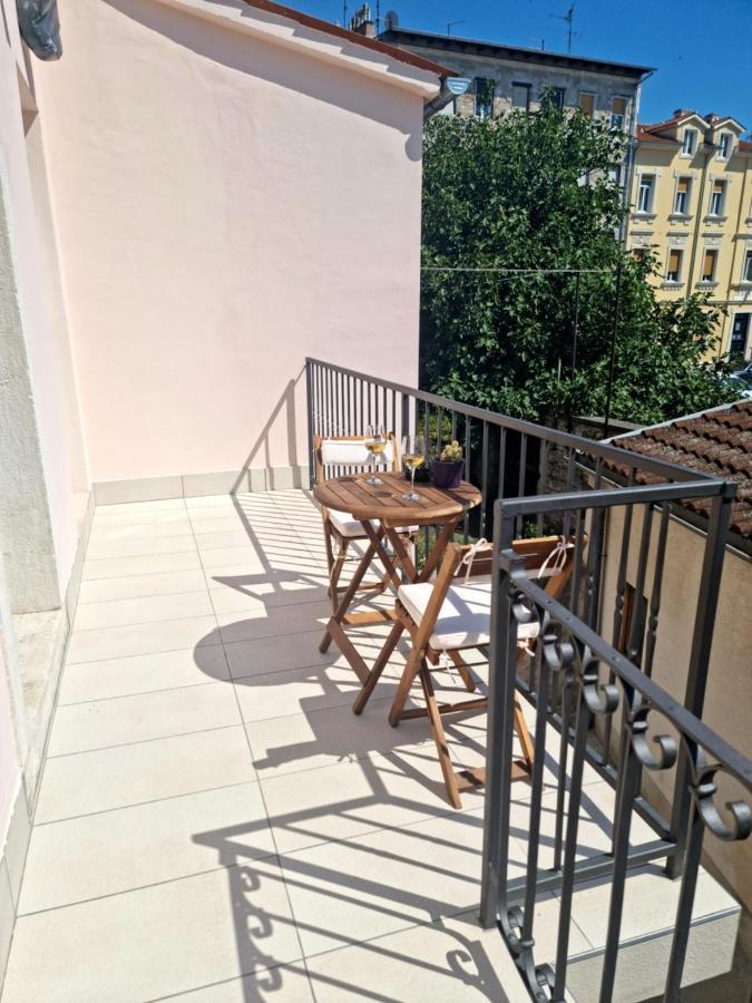 PUY Central Studio Apartment מראה חיצוני תמונה