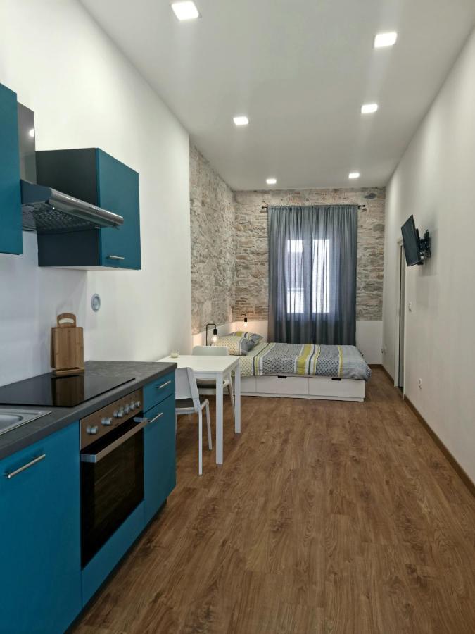 PUY Central Studio Apartment מראה חיצוני תמונה