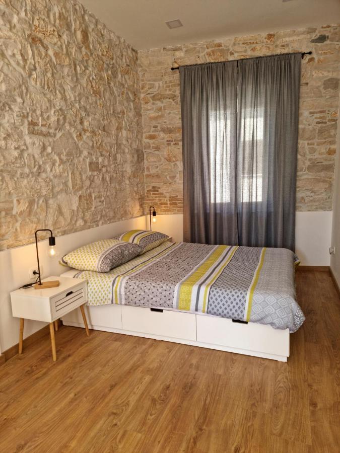 PUY Central Studio Apartment מראה חיצוני תמונה