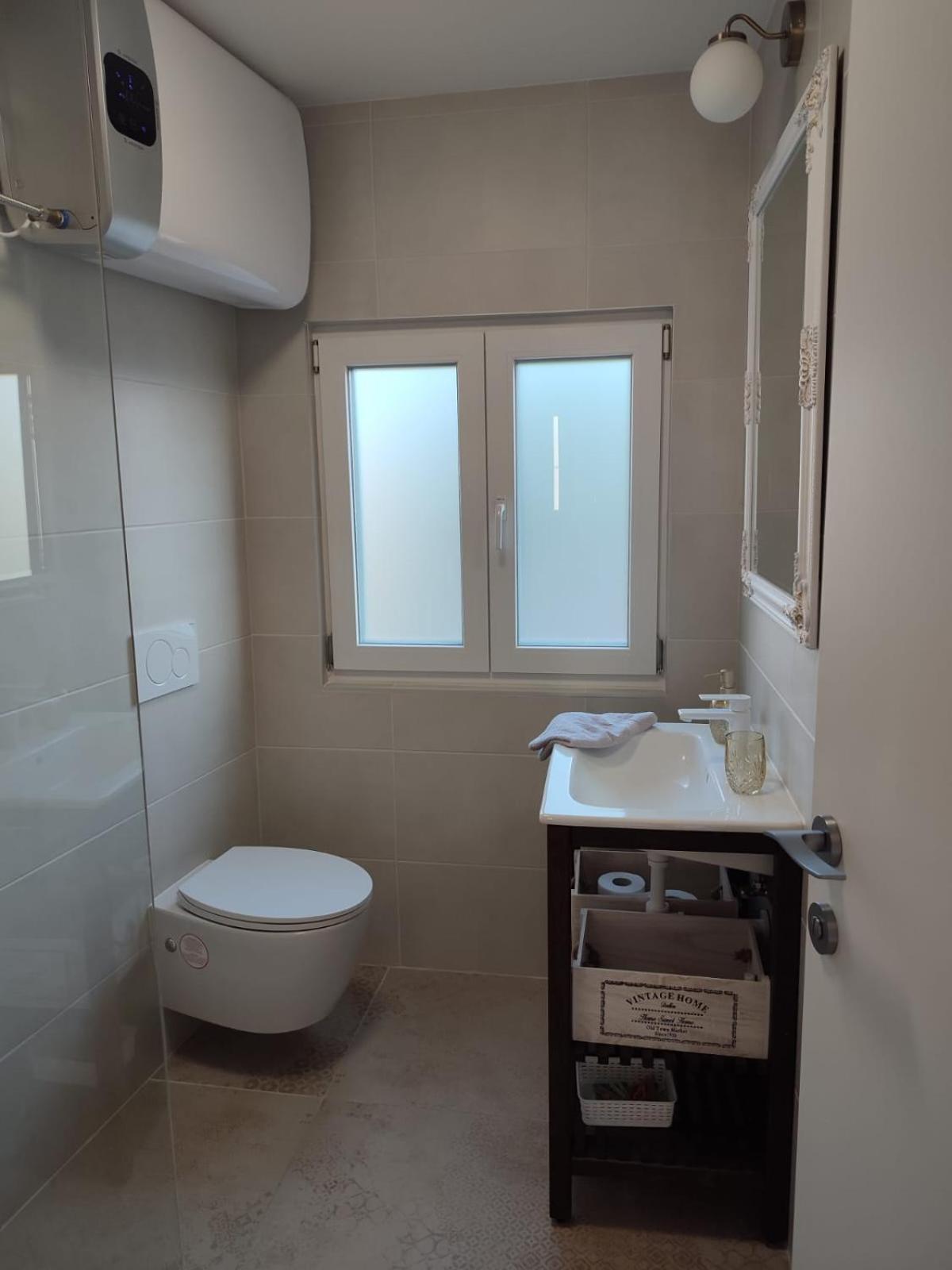 PUY Central Studio Apartment מראה חיצוני תמונה
