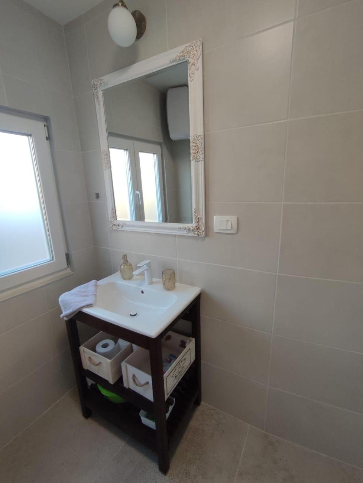 PUY Central Studio Apartment מראה חיצוני תמונה